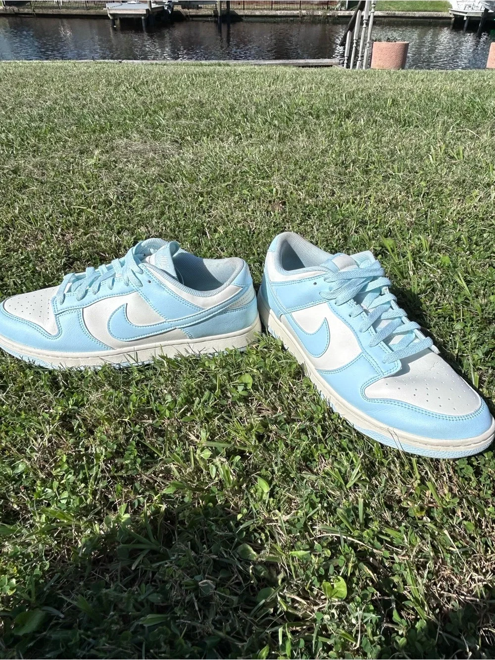Nike Kids Low-Top Sneakers in Sky Blue and White